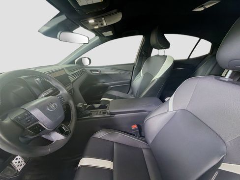 Used 2026 Toyota Camry SE FWD image 13