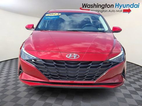Used 2023 Hyundai Elantra SE image 2