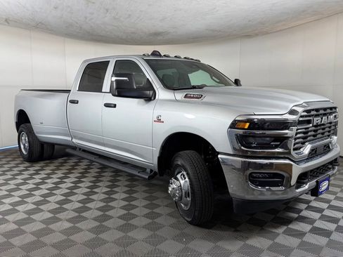 Used 2026 RAM 3500 Tradesman AWD/4WD image 4