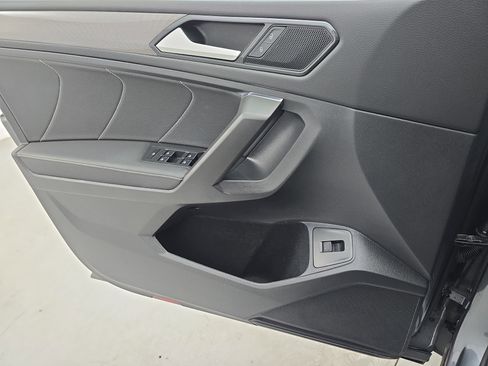 Certified 2022 Volkswagen Tiguan SE image 26