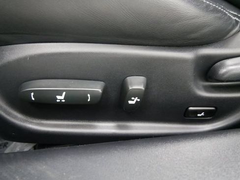 Used 2010 Lexus IS 250C w/ Luxury Pkg RWD image 16