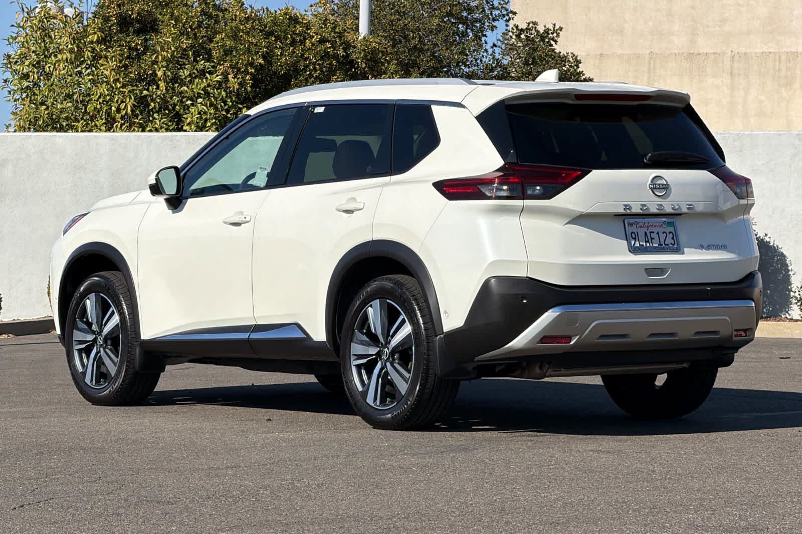 Used 2023 Nissan Rogue Platinum w/ Platinum Premium Package FWD image 7