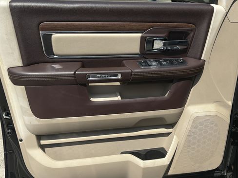 Used 2018 RAM 3500 Laramie w/ Convenience Group AWD/4WD image 10