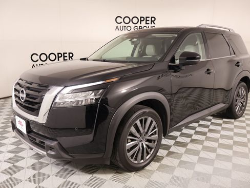 Used 2024 Nissan Pathfinder SL w/ SL Premium Package AWD/4WD image 10
