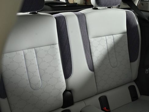 Certified 2025 MINI Cooper S FWD image 28