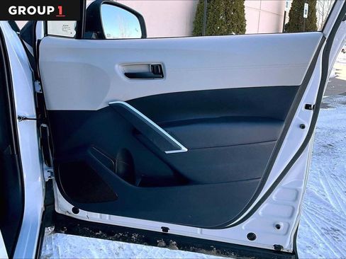 Used 2023 Toyota Corolla Cross LE w/ Moonroof Package image 23