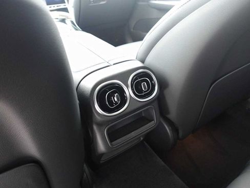 Used 2026 Mercedes-Benz GLC 300 4MATIC image 26