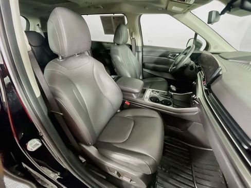 Used 2025 Kia Carnival SX Prestige FWD image 32