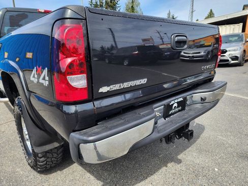 Used 2004 Chevrolet Silverado 2500 LT AWD/4WD image 34