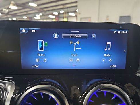 Used 2026 Mercedes-Benz GLB 250 image 22