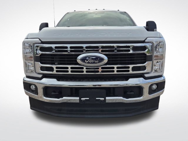 New 2026 Ford F350 XL w/ XL Chrome Package AWD/4WD image 2