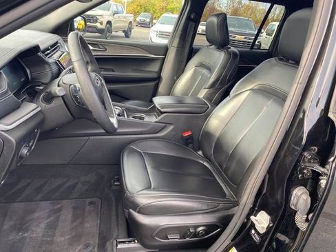 Used 2024 Jeep Grand Cherokee Limited 4xe image 17