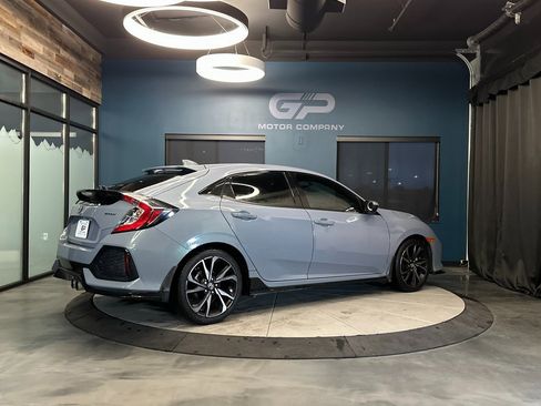 Used 2018 Honda Civic Sport image 3