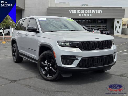 Used 2024 Jeep Grand Cherokee Altitude AWD/4WD image 1