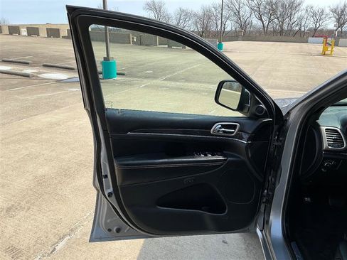 Used 2016 Jeep Grand Cherokee Overland w/ Advanced Technology Group image 25