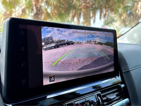 New 2026 Nissan Pathfinder SV image 7