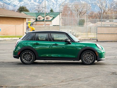 Certified 2025 MINI Cooper 4-Door Hardtop image 4