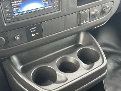 Certified 2017 Chevrolet Express 2500 image 31