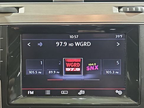 Used 2015 Volkswagen Golf S image 22