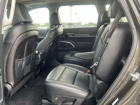 Used 2025 Kia Telluride S AWD/4WD image 32