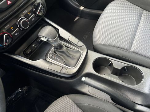 Used 2025 Kia Soul LX w/ LX Technology Package FWD image 38