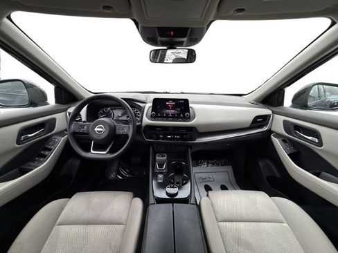 Used 2024 Nissan Rogue SV image 30