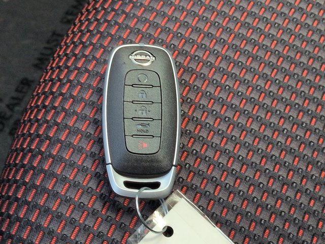 Certified 2027 Nissan Sentra SR w/ Floor Mat Package FWD image 26