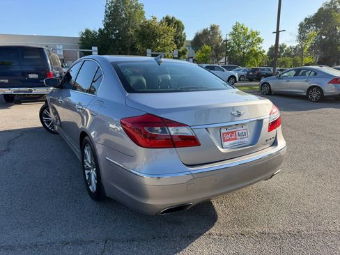 Used 2012 Hyundai Genesis 3.8 w/ Premium Pkg RWD image 5