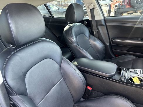 Used 2018 Kia Stinger Premium image 25