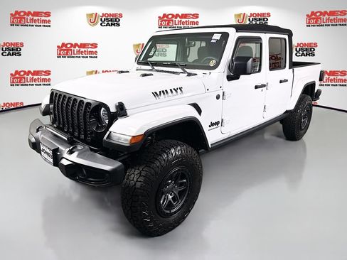 Used 2023 Jeep Gladiator Sport AWD/4WD image 13