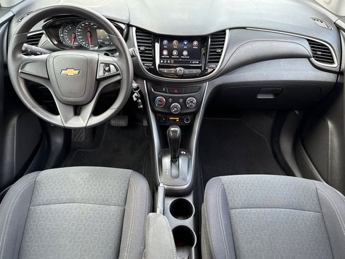 Used 2020 Chevrolet Trax LS FWD image 17