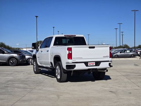 Used 2020 Chevrolet Silverado 2500 High Country w/ Z71 Off-Road Package AWD/4WD image 4