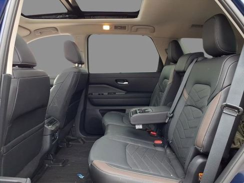 Certified 2025 Nissan Pathfinder Platinum w/ Cargo Package image 5