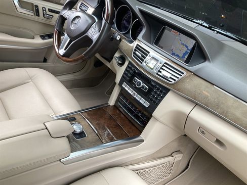 Used 2014 Mercedes-Benz E 350 4MATIC Wagon image 31