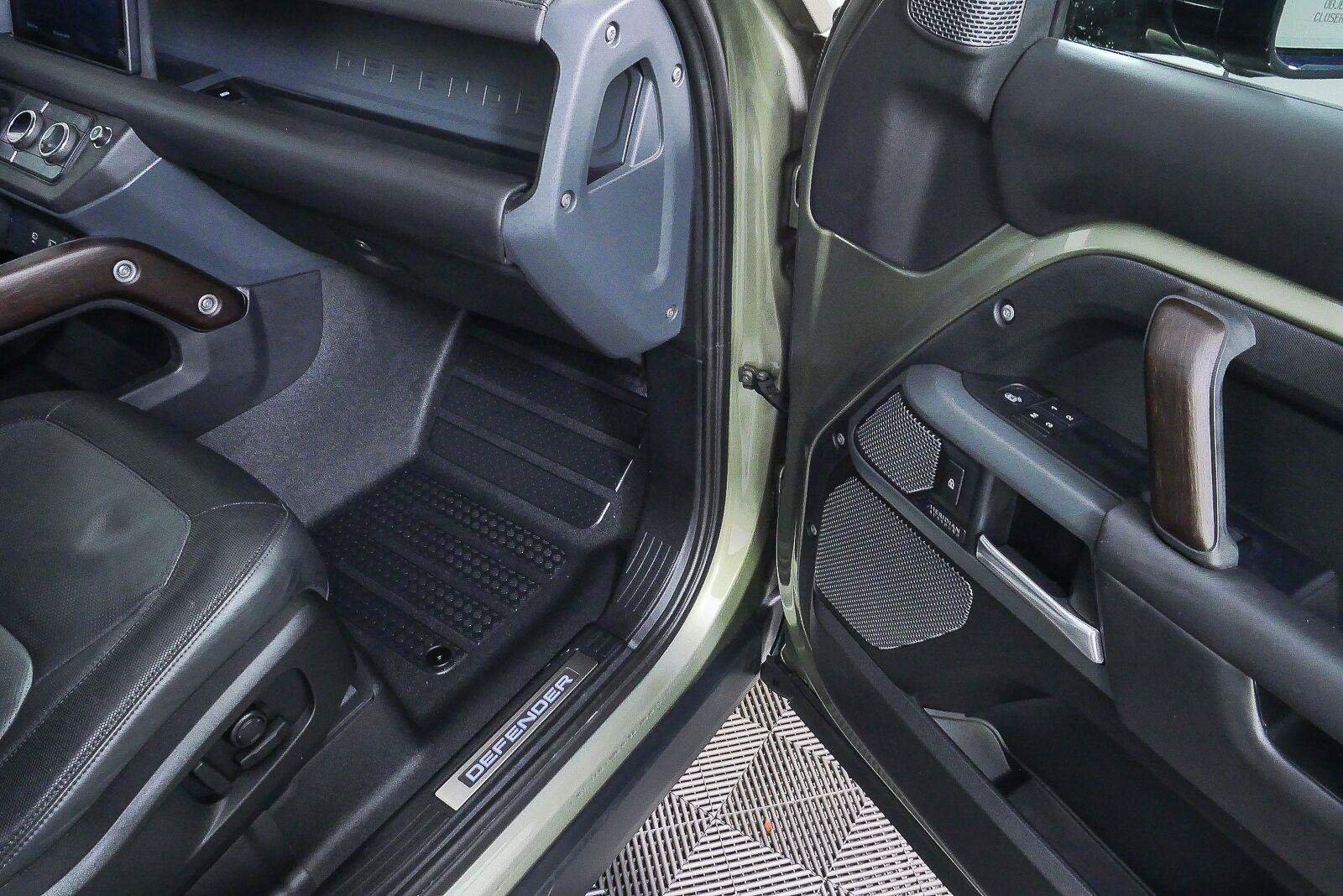 Used 2021 Land Rover Defender 110 X-Dynamic HSE AWD/4WD image 23
