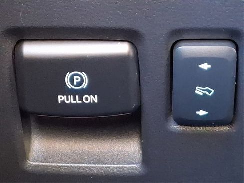 Used 2024 Ford Expedition Limited image 24