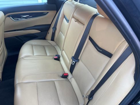 Used 2013 Cadillac XTS Luxury image 13