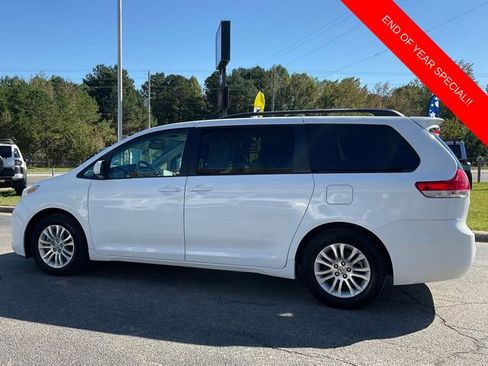Used 2011 Toyota Sienna XLE image 4