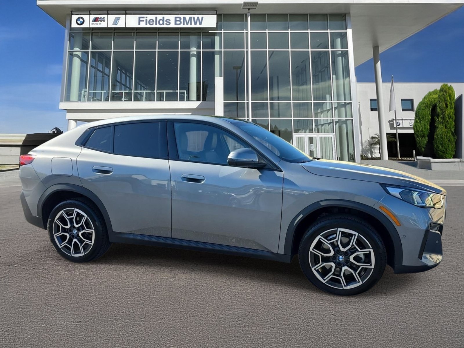 Used 2026 BMW X2 xDrive28i AWD/4WD image 1
