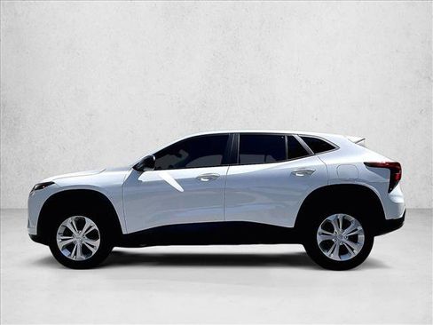 Used 2024 Chevrolet Trax LS w/ Driver Confidence Package FWD image 6
