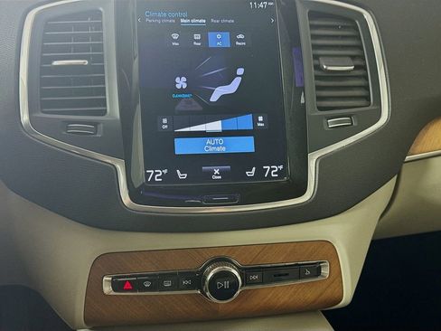 Used 2021 Volvo XC90 T6 Momentum image 17