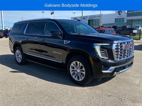 Used 2025 GMC Yukon XL Denali AWD/4WD image 8
