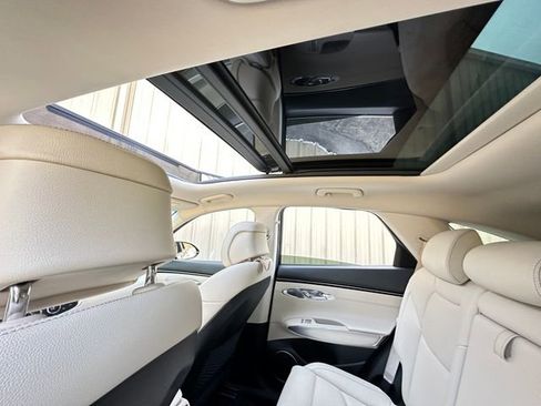 Used 2023 Genesis GV70 2.5T w/ Select Package image 33