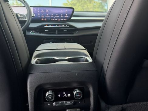 Used 2025 Buick Enclave Avenir w/ Super Cruise Package AWD/4WD image 22