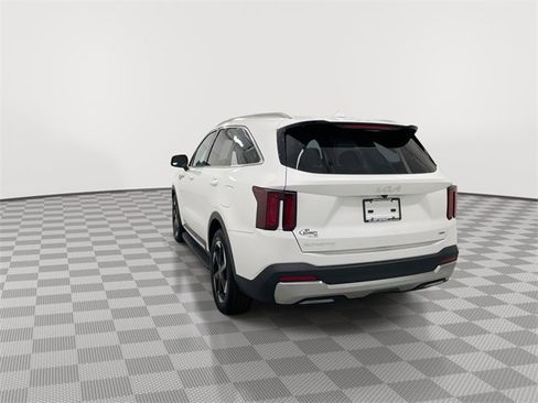 Used 2025 Kia Sorento EX image 8