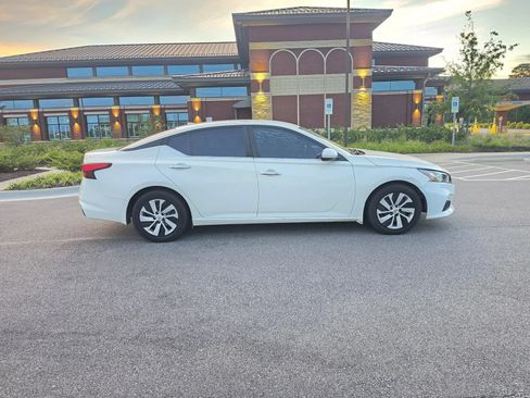 Used 2019 Nissan Altima 2.5 S FWD image 4