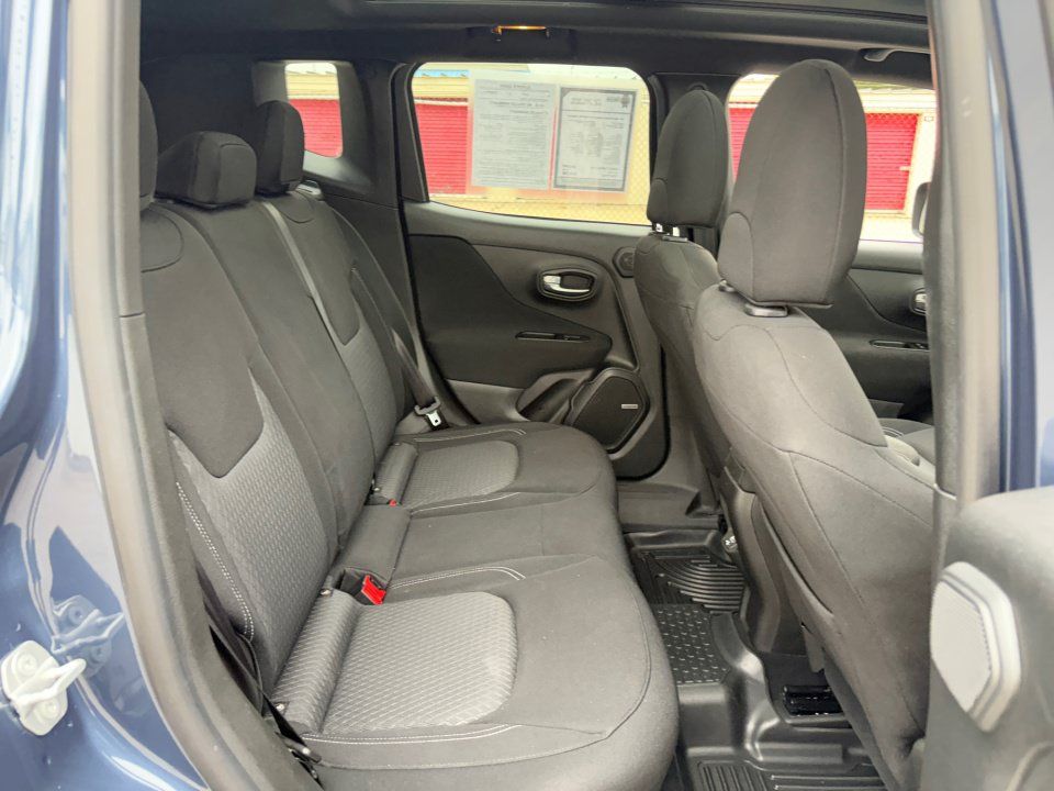 Used 2021 Jeep Renegade Latitude w/ Sun & Sound Group AWD/4WD image 29