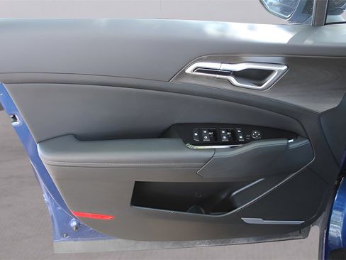 Used 2024 Kia Sportage X-Line w/ X-Line Premium Package image 11