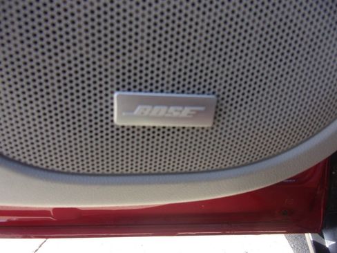 Used 2021 GMC Acadia SLT w/ Technology Package image 12