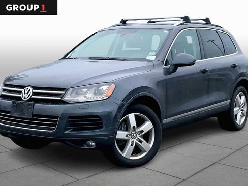 Used 2014 Volkswagen Touareg TDI image 1